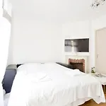 élysées Hotel 2*