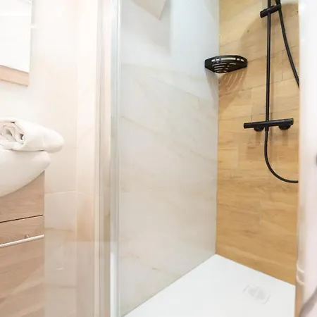 Elysees Aparthotel